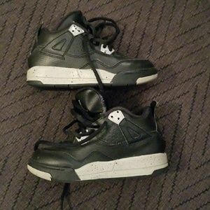 Air Jordan Retro 4 LS - Black/Tech Grey - EUC